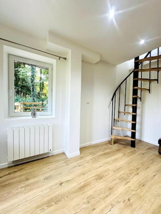 Jungle Appartement Avec Terrasse Laon Exterior foto