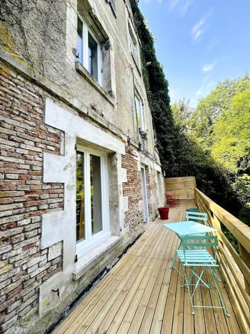 Jungle Appartement Avec Terrasse Laon Exterior foto